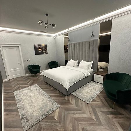Hotel The Penthouse Vaslui Esterno foto