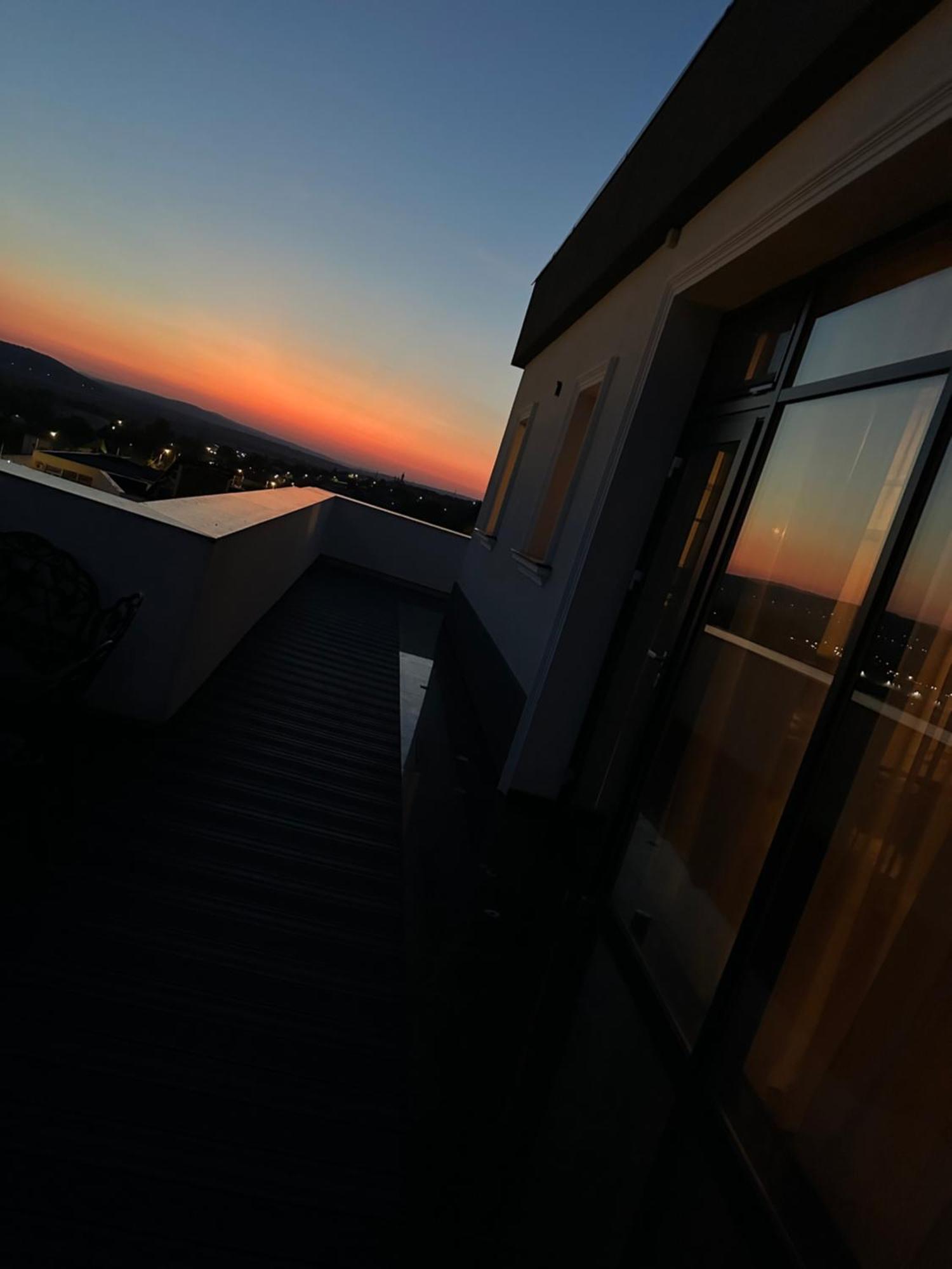 Hotel The Penthouse Vaslui Esterno foto