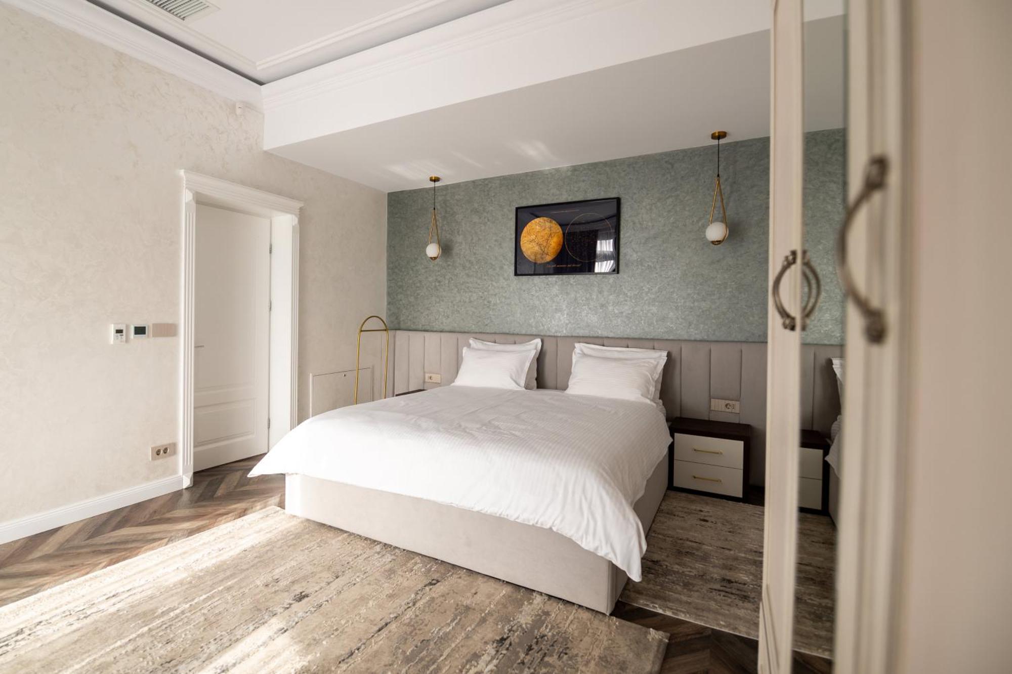 Hotel The Penthouse Vaslui Esterno foto