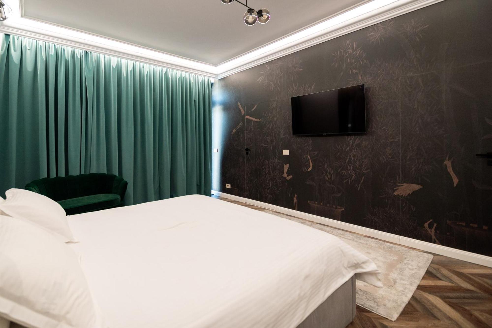 Hotel The Penthouse Vaslui Esterno foto