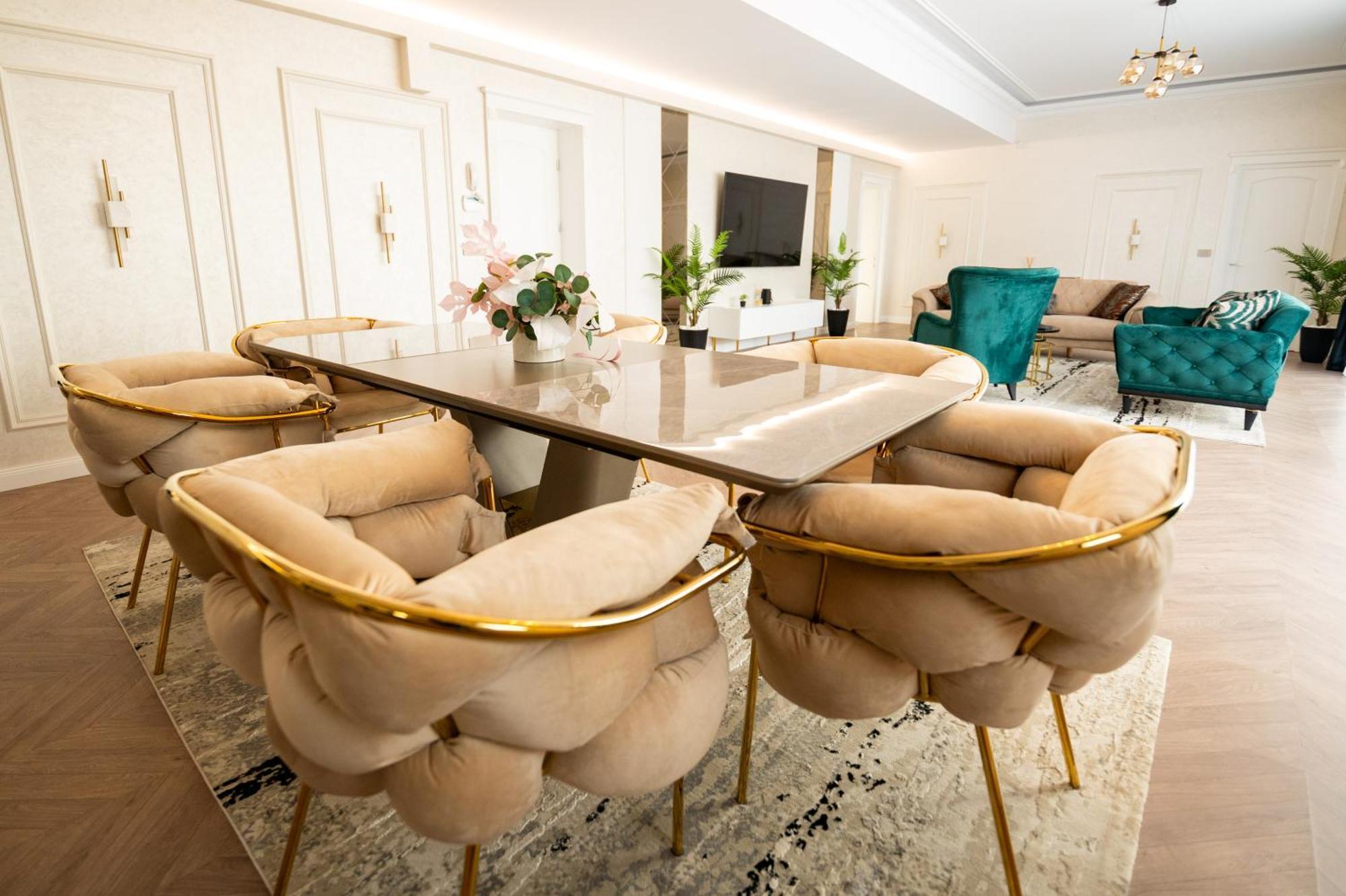 Hotel The Penthouse Vaslui Esterno foto