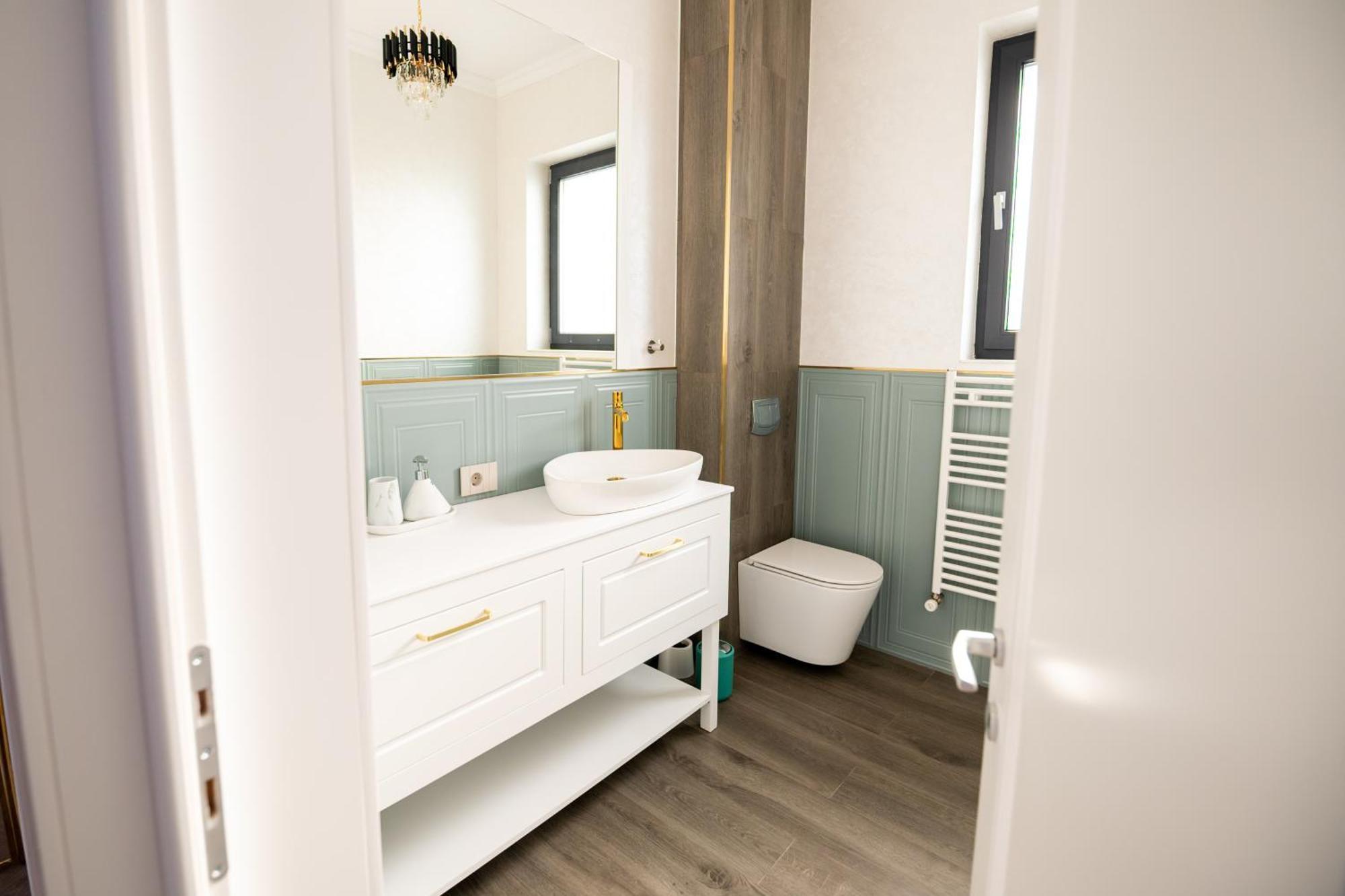 Hotel The Penthouse Vaslui Esterno foto