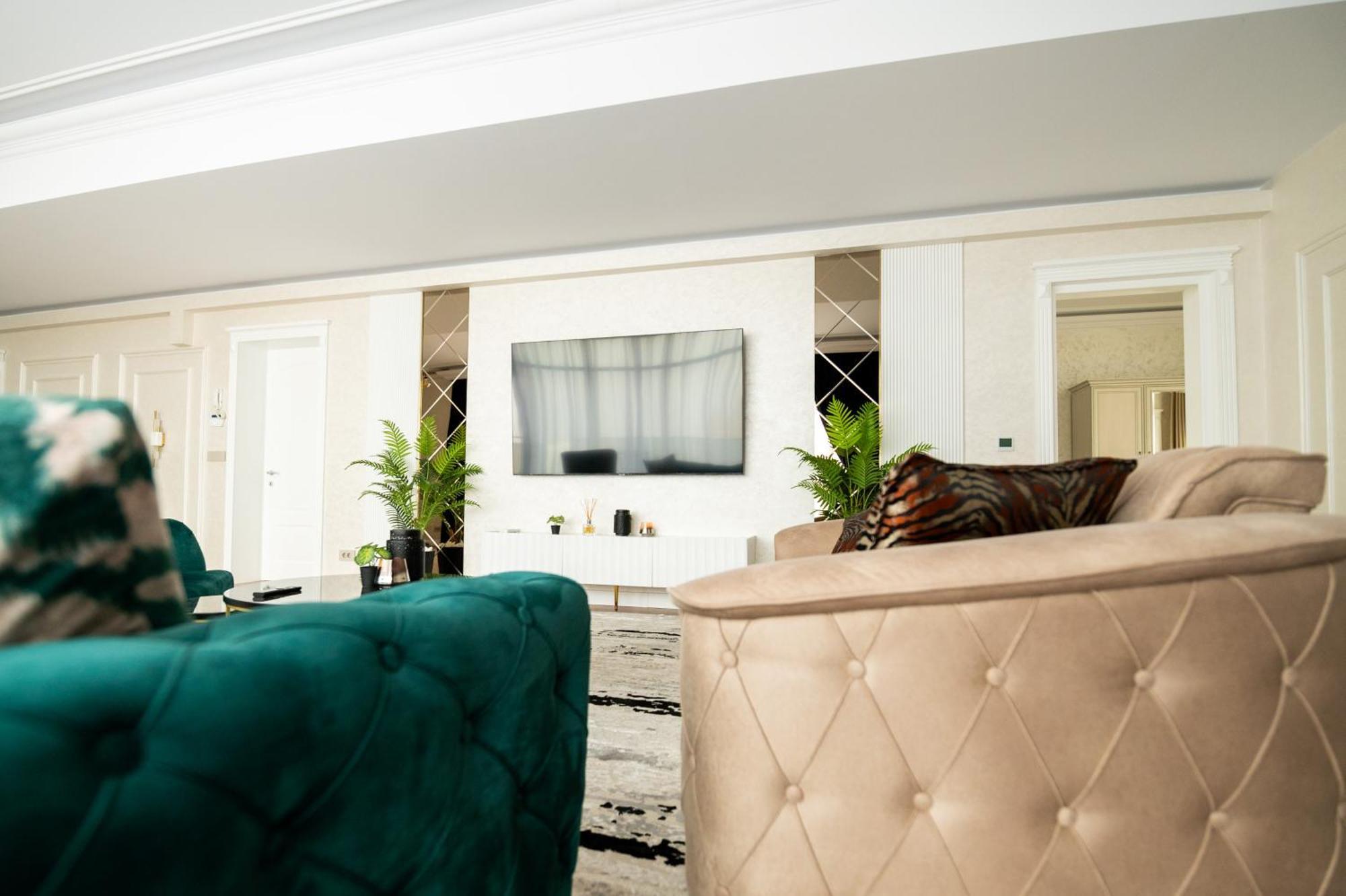 Hotel The Penthouse Vaslui Esterno foto