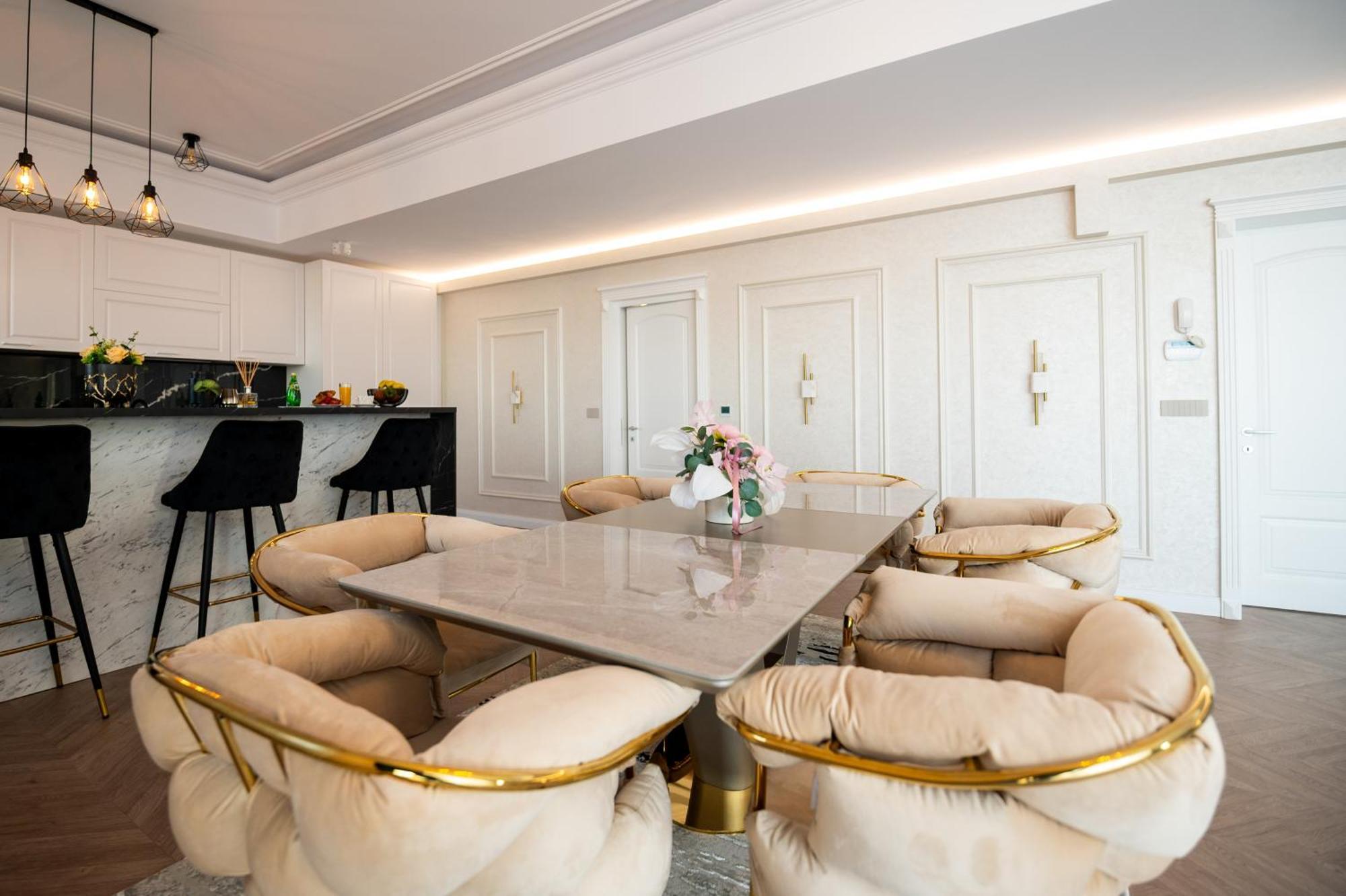Hotel The Penthouse Vaslui Esterno foto